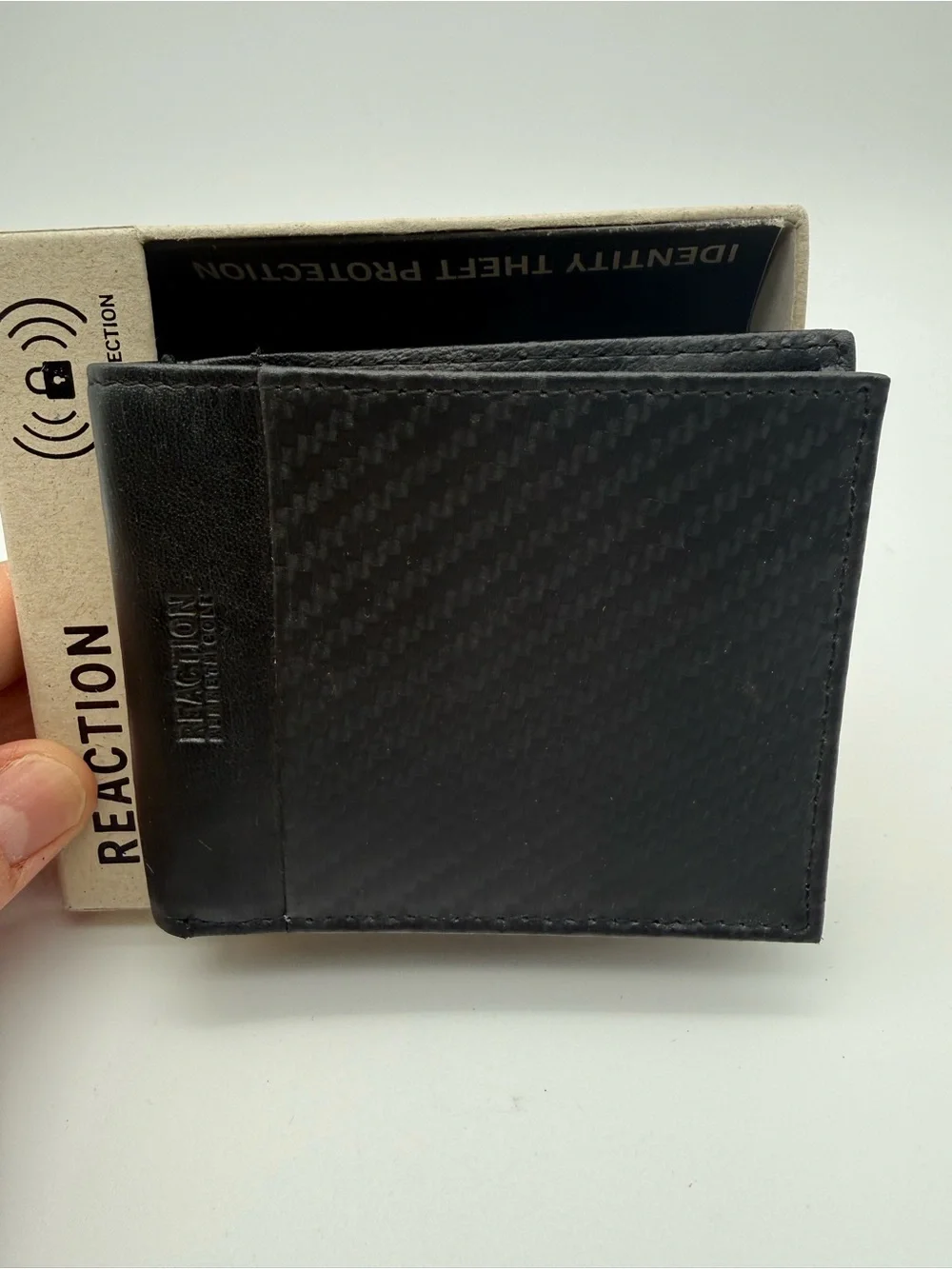 Kenneth Cole Reaction sleek bi